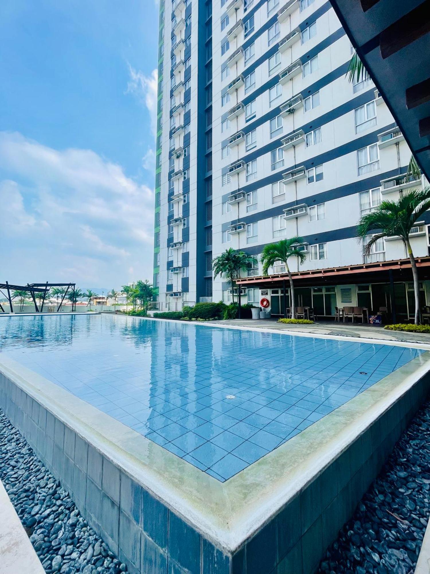2-Bedroom Condo Unit With Balcony At Centrio Tower Beside Ayala Centrio Mall Downtown Cdo Cagayan de Oro Kültér fotó