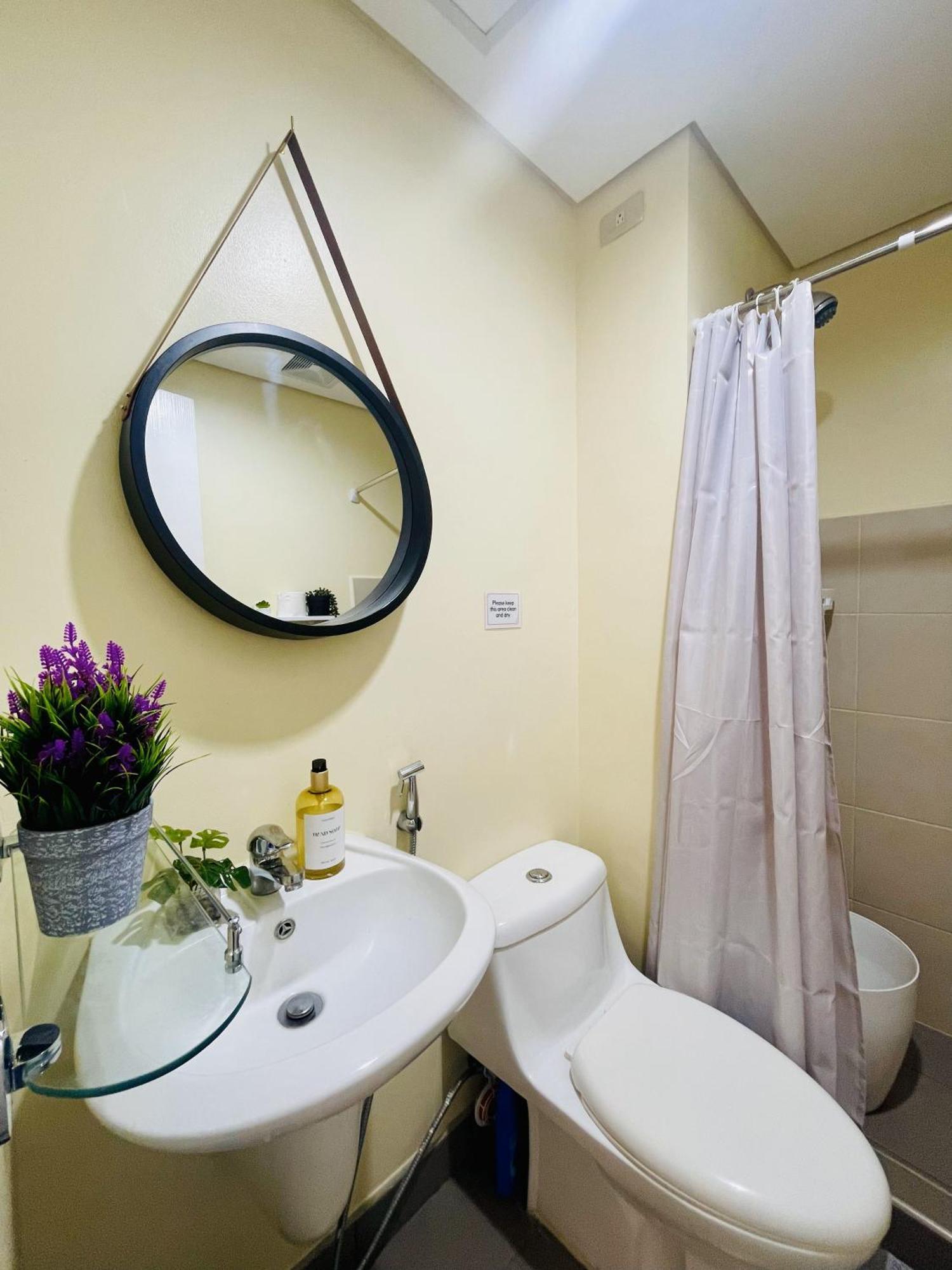 2-Bedroom Condo Unit With Balcony At Centrio Tower Beside Ayala Centrio Mall Downtown Cdo Cagayan de Oro Kültér fotó