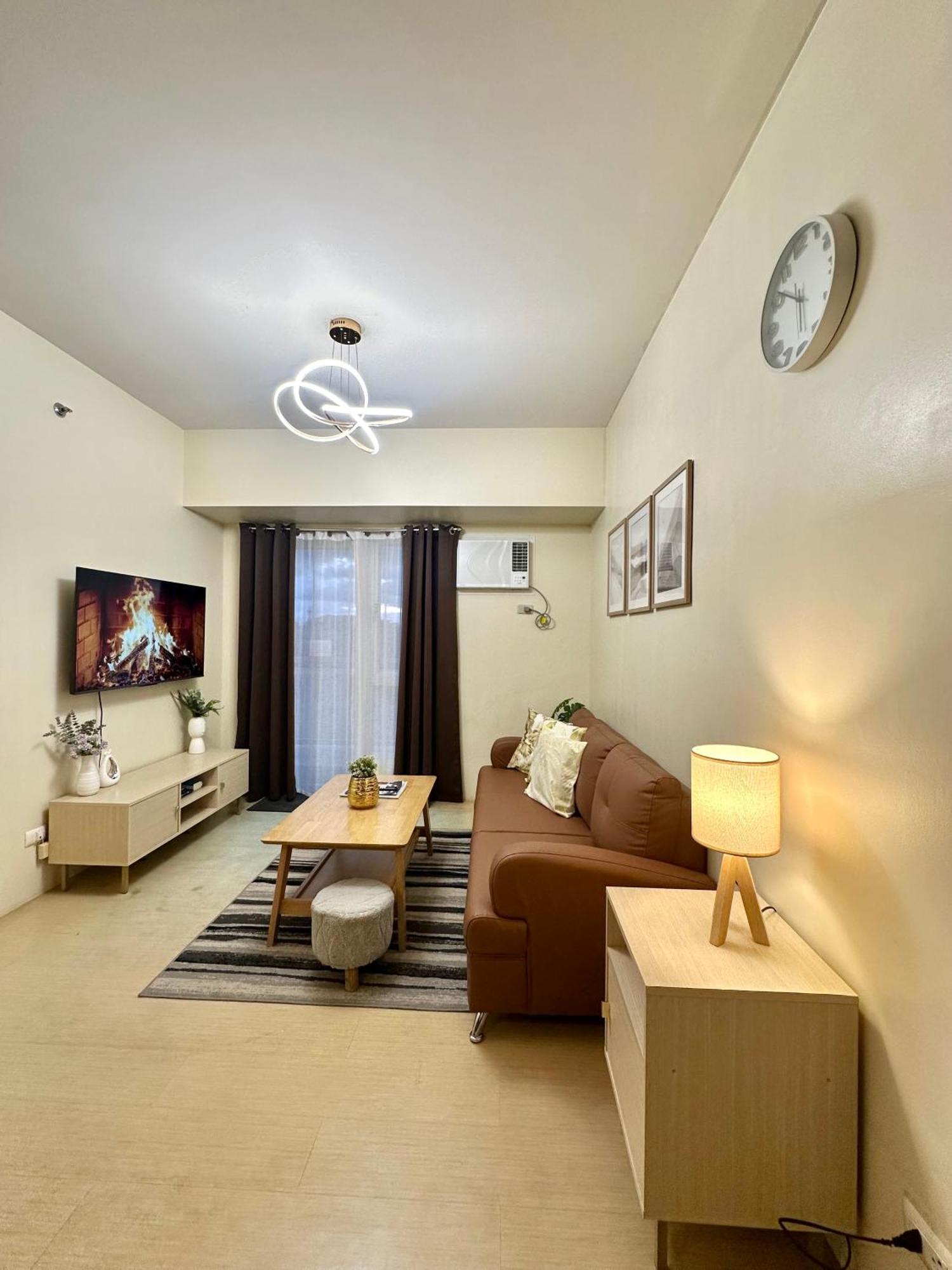 2-Bedroom Condo Unit With Balcony At Centrio Tower Beside Ayala Centrio Mall Downtown Cdo Cagayan de Oro Kültér fotó