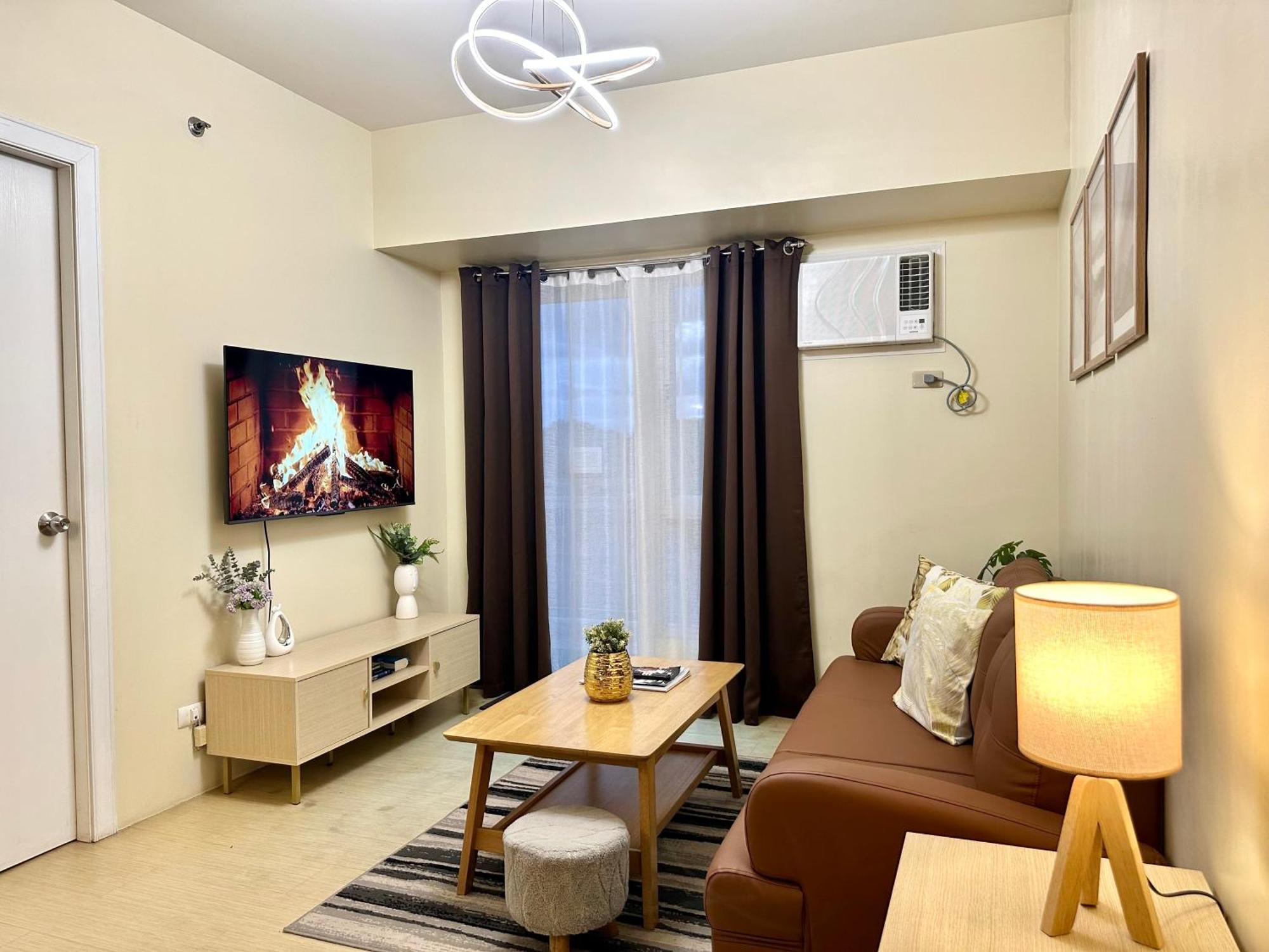 2-Bedroom Condo Unit With Balcony At Centrio Tower Beside Ayala Centrio Mall Downtown Cdo Cagayan de Oro Kültér fotó