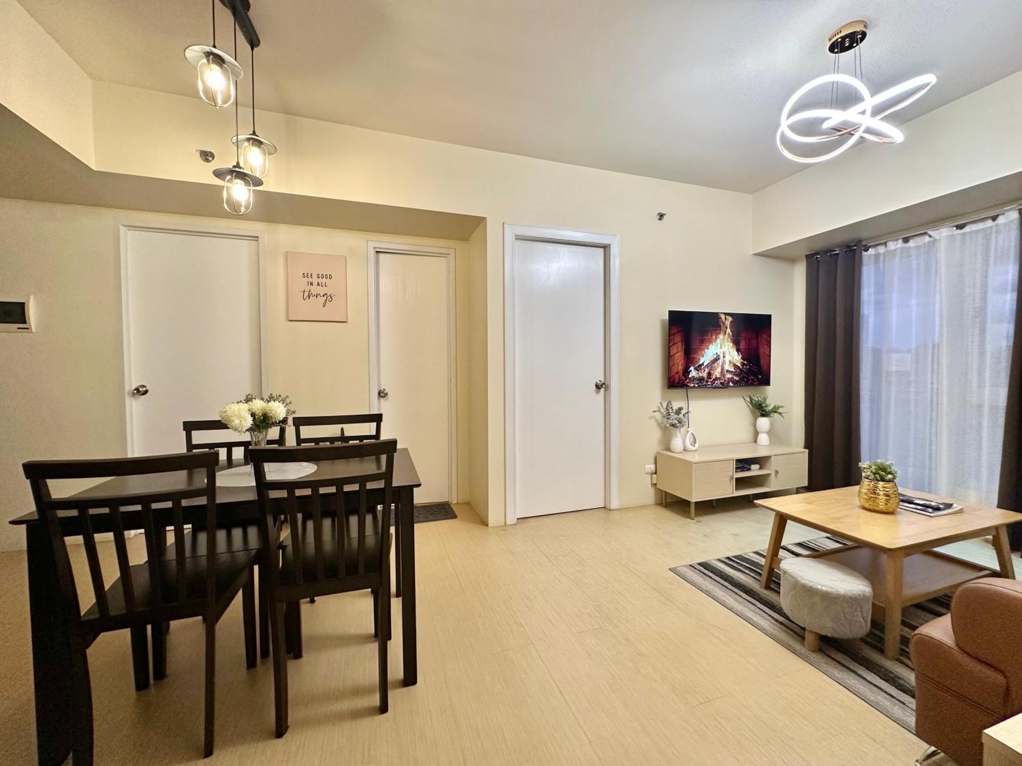 2-Bedroom Condo Unit With Balcony At Centrio Tower Beside Ayala Centrio Mall Downtown Cdo Cagayan de Oro Kültér fotó