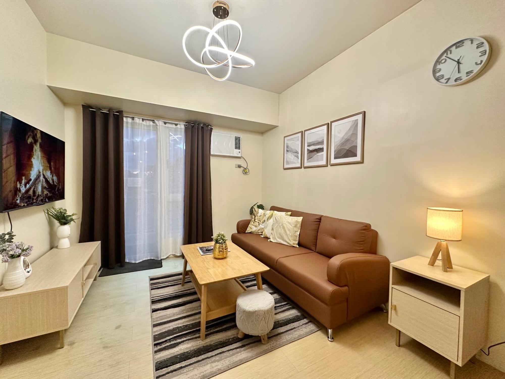 2-Bedroom Condo Unit With Balcony At Centrio Tower Beside Ayala Centrio Mall Downtown Cdo Cagayan de Oro Kültér fotó