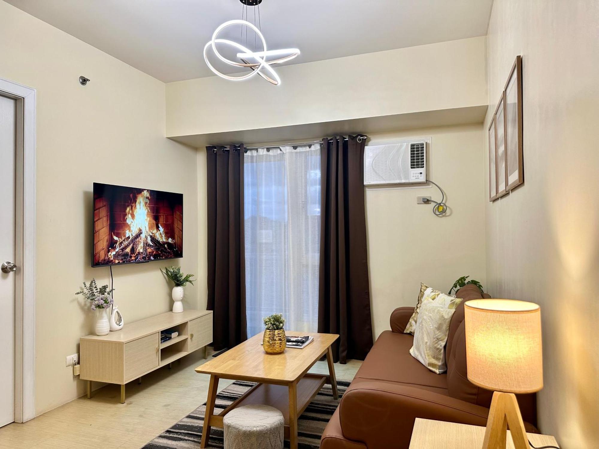 2-Bedroom Condo Unit With Balcony At Centrio Tower Beside Ayala Centrio Mall Downtown Cdo Cagayan de Oro Kültér fotó