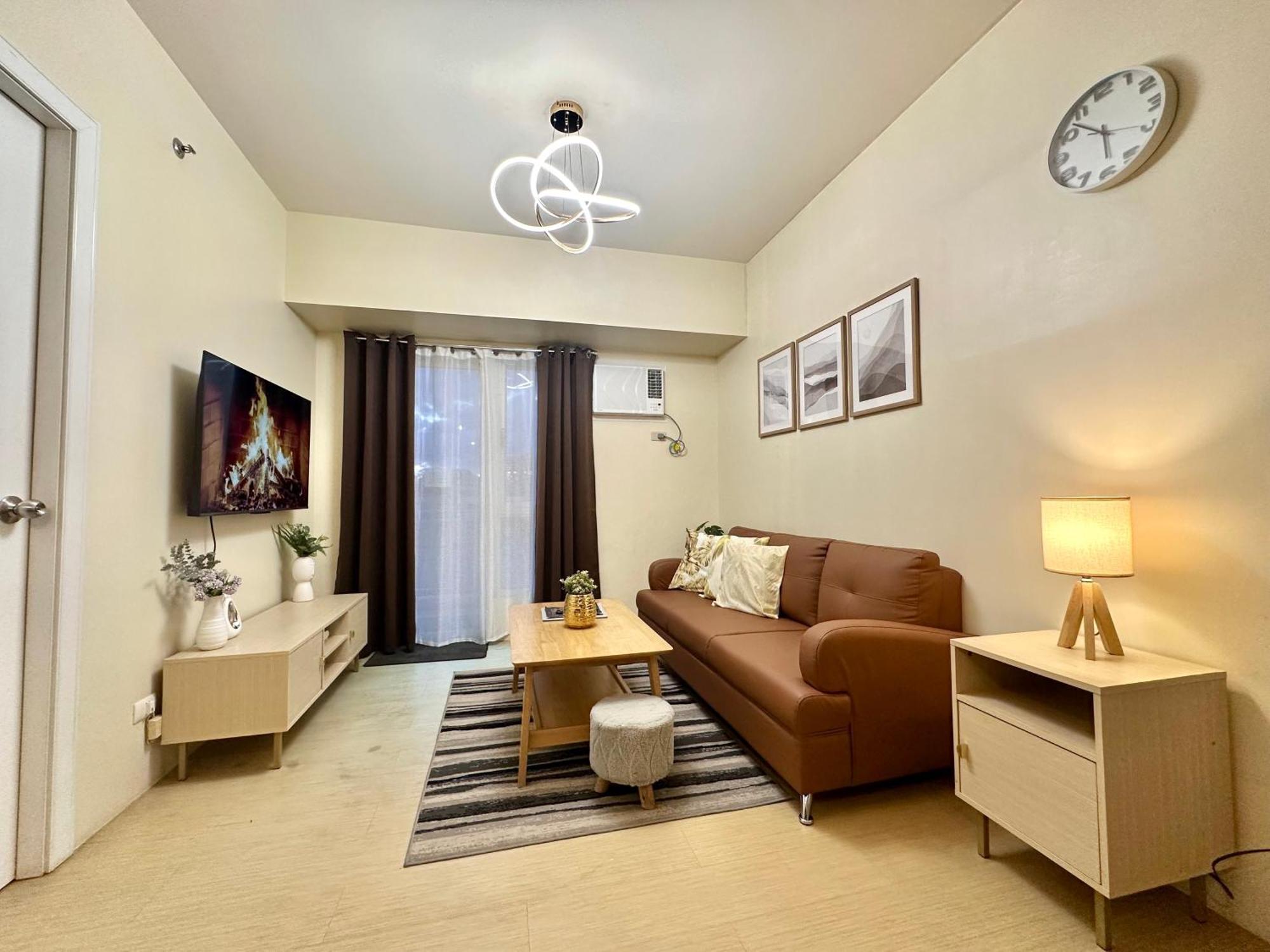 2-Bedroom Condo Unit With Balcony At Centrio Tower Beside Ayala Centrio Mall Downtown Cdo Cagayan de Oro Kültér fotó