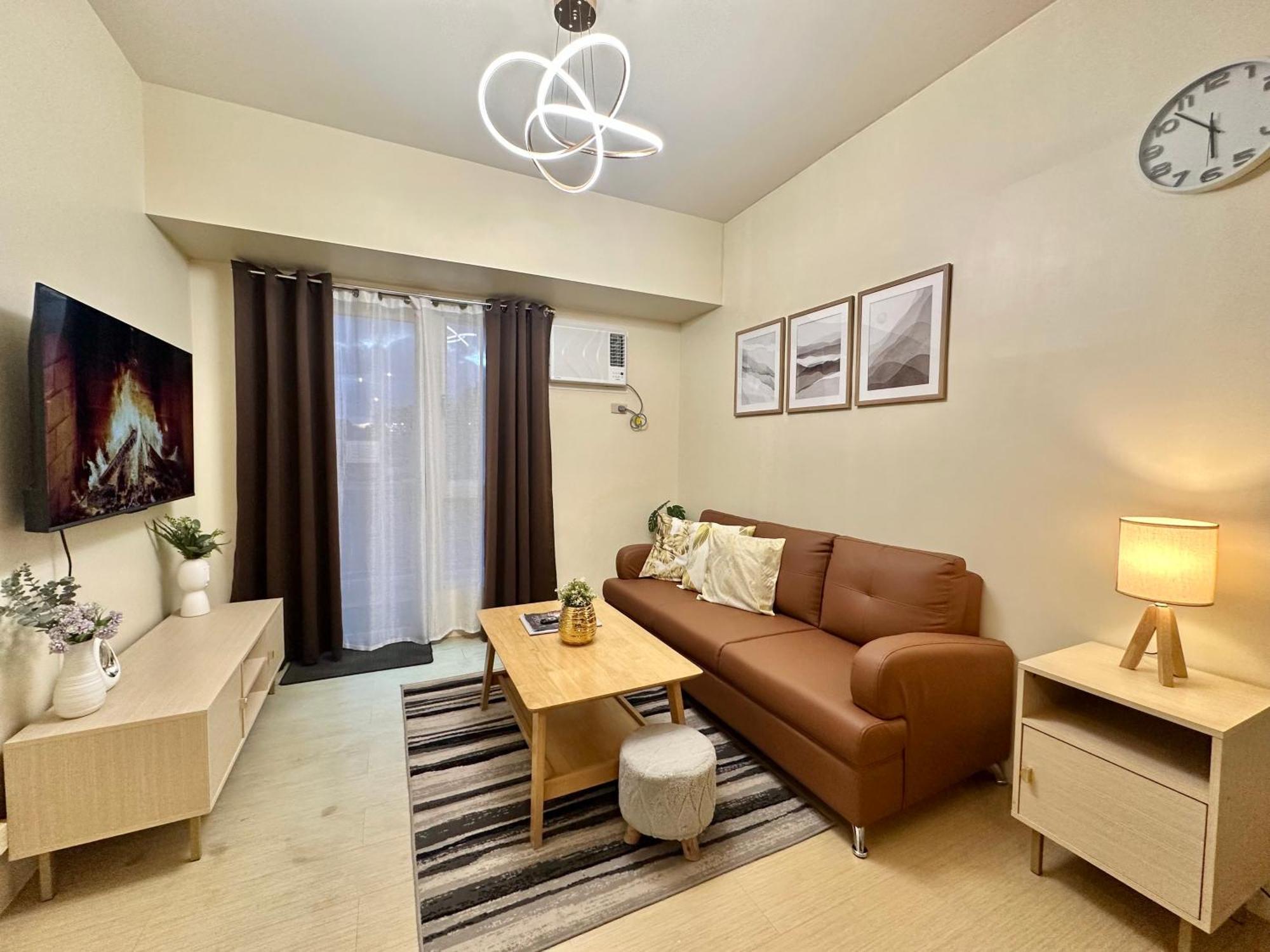 2-Bedroom Condo Unit With Balcony At Centrio Tower Beside Ayala Centrio Mall Downtown Cdo Cagayan de Oro Kültér fotó