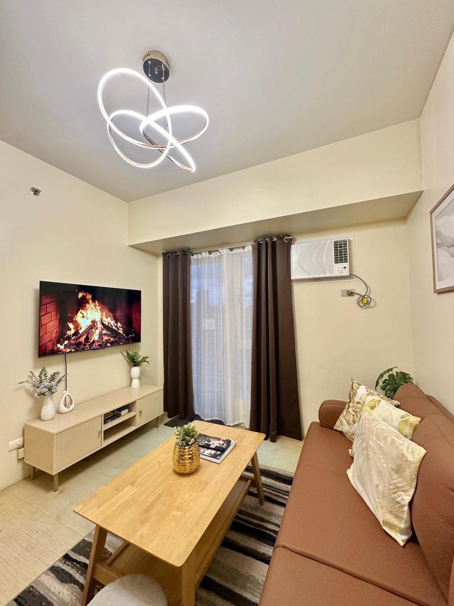 2-Bedroom Condo Unit With Balcony At Centrio Tower Beside Ayala Centrio Mall Downtown Cdo Cagayan de Oro Kültér fotó